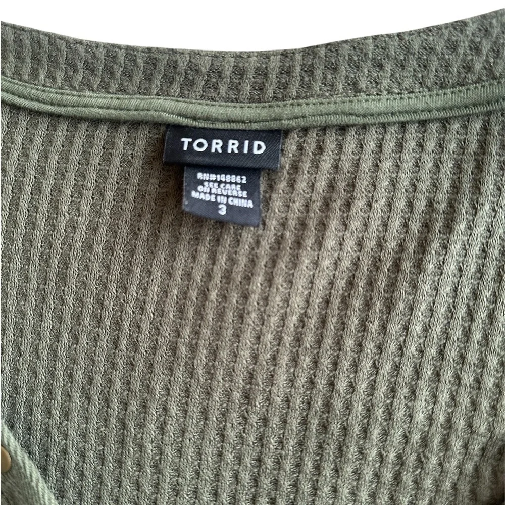 Torrid Green Military Henley Long Sleeve with Girl Gang Dist Patches Shirt SZ 3